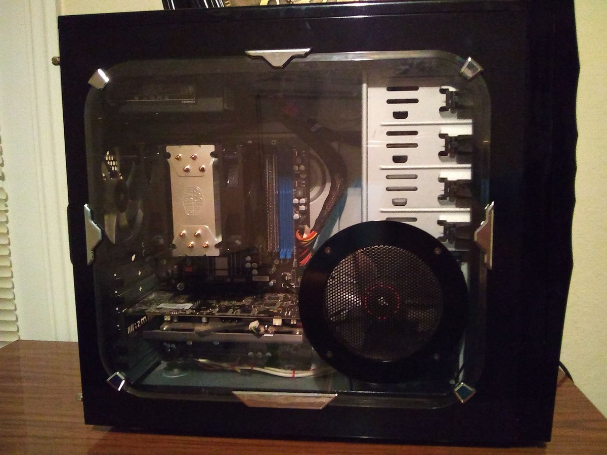 Cracklingice1's tweet photo. Cleaned up this classic last night to join the #hwbot overclocking contest.  Don't expect to win with a Phenom II x4 965, but I figure if I can't win anyway, I may as well OC something I have never touched before. https://t.co/izDw93i7ai