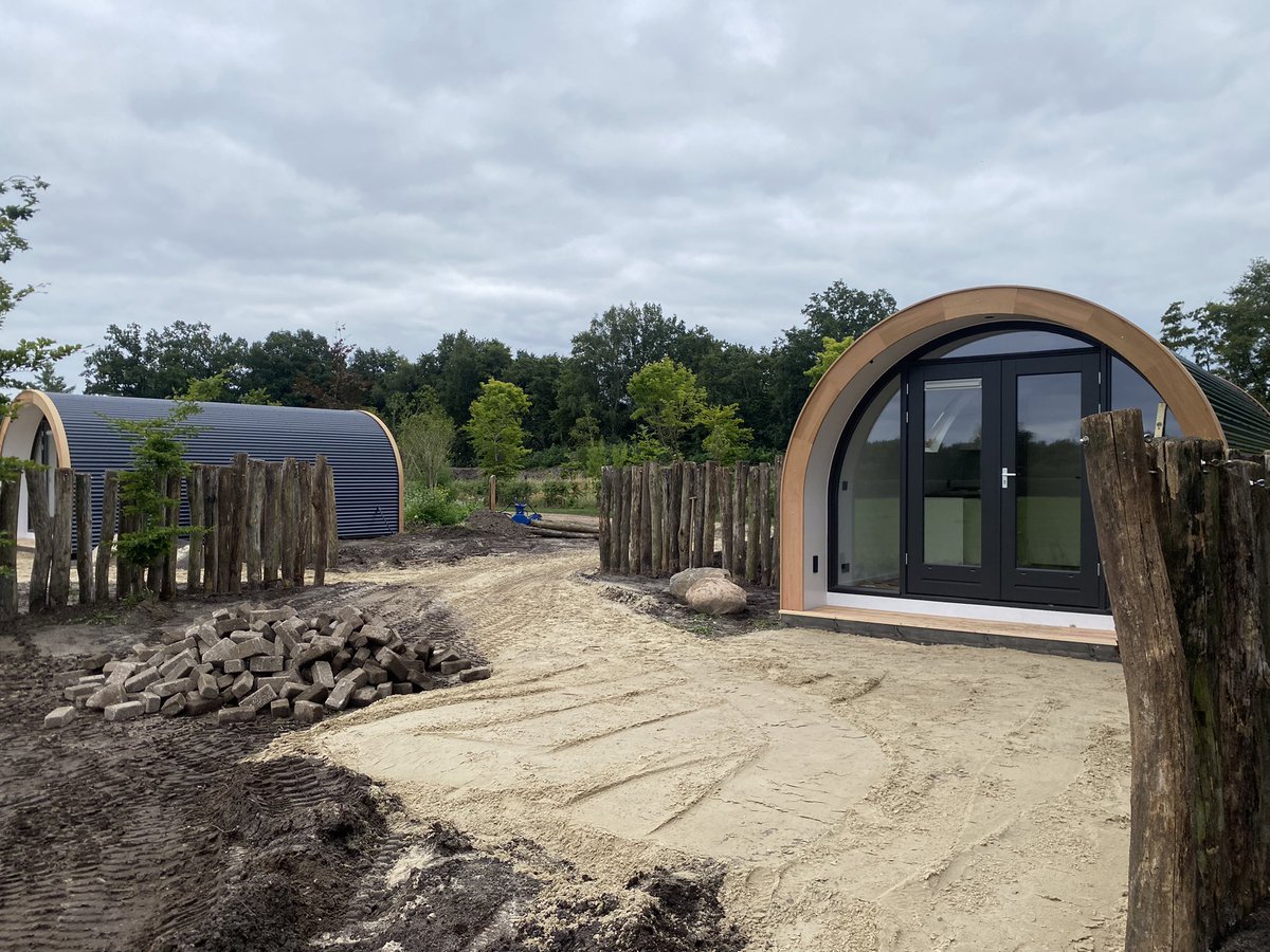 Drenthegrond's tweet photo. Deze week 2 nieuwe Tiny Natuurlodges geplaatst . Vanaf 1 augustus te huur  via Belvilla Dalerveen. #grutto #weidevogel #coevorden  #drenthe #hunebedhighway https://t.co/jtldgexpYH