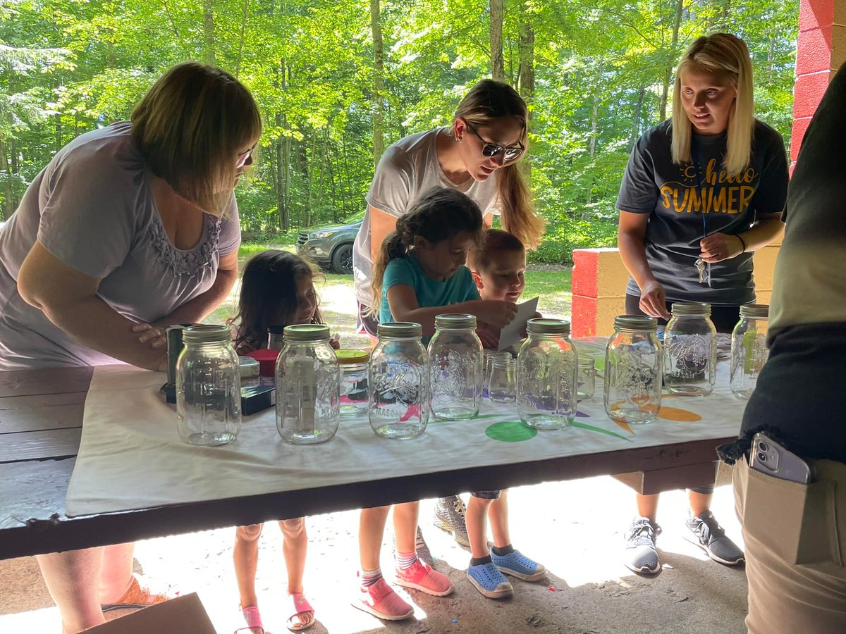 CCS_Connected's tweet photo. Connected Camden Central School District read Bug Off 🐞 🐛 a story of a firefly and friendships!! After we read the kids made their own firefly jar!! 🫙 🦋 
😊🍎😊☀️ https://t.co/PLB7wfDhgE