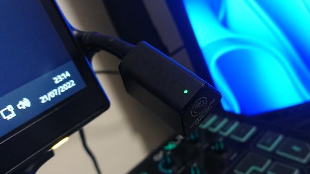 justnvc's tweet photo. Interested in @Razer's new #4000Hz #HyperPolling dongle? I've been using it! 🫢
You'll get 4k wireless, but 1k when charging. This is an MCU limitation on currently supported mice, but you can utilize a 2nd cable with a 5v charger so that it always operates "wirelessly"! 🧠💡 https://t.co/QTbJcTqaUk