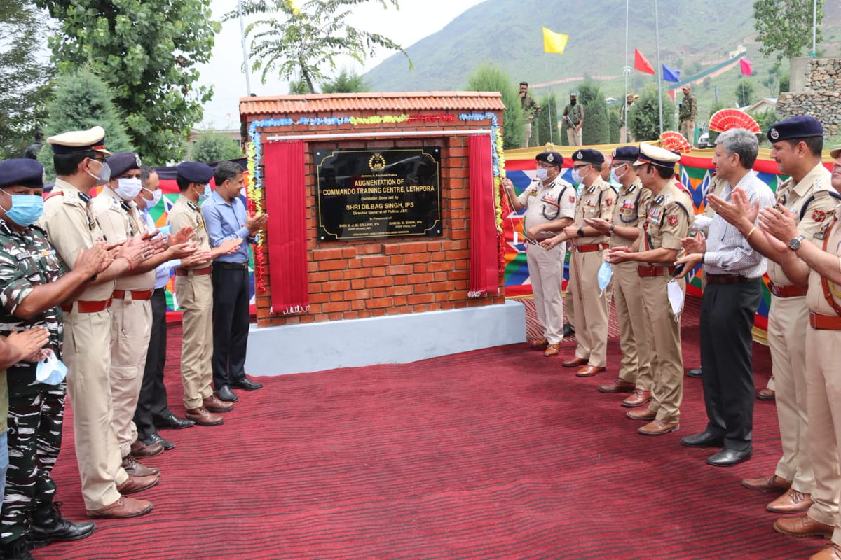 JmuKmrPolice's tweet photo. DGP J&K Sh Dilbag Singh accompanied by ADGsP Sh SJM Gillani,Sh M.K.Sinha, & Sh Vijay Kumar visits South Kashmir. Lays Foundation stone of construction works at Commando Training Centre,(CTC)#Letpora.Directs officers and engineers to make CTC a training centre of excellence. https://t.co/qHbFCTL8aX