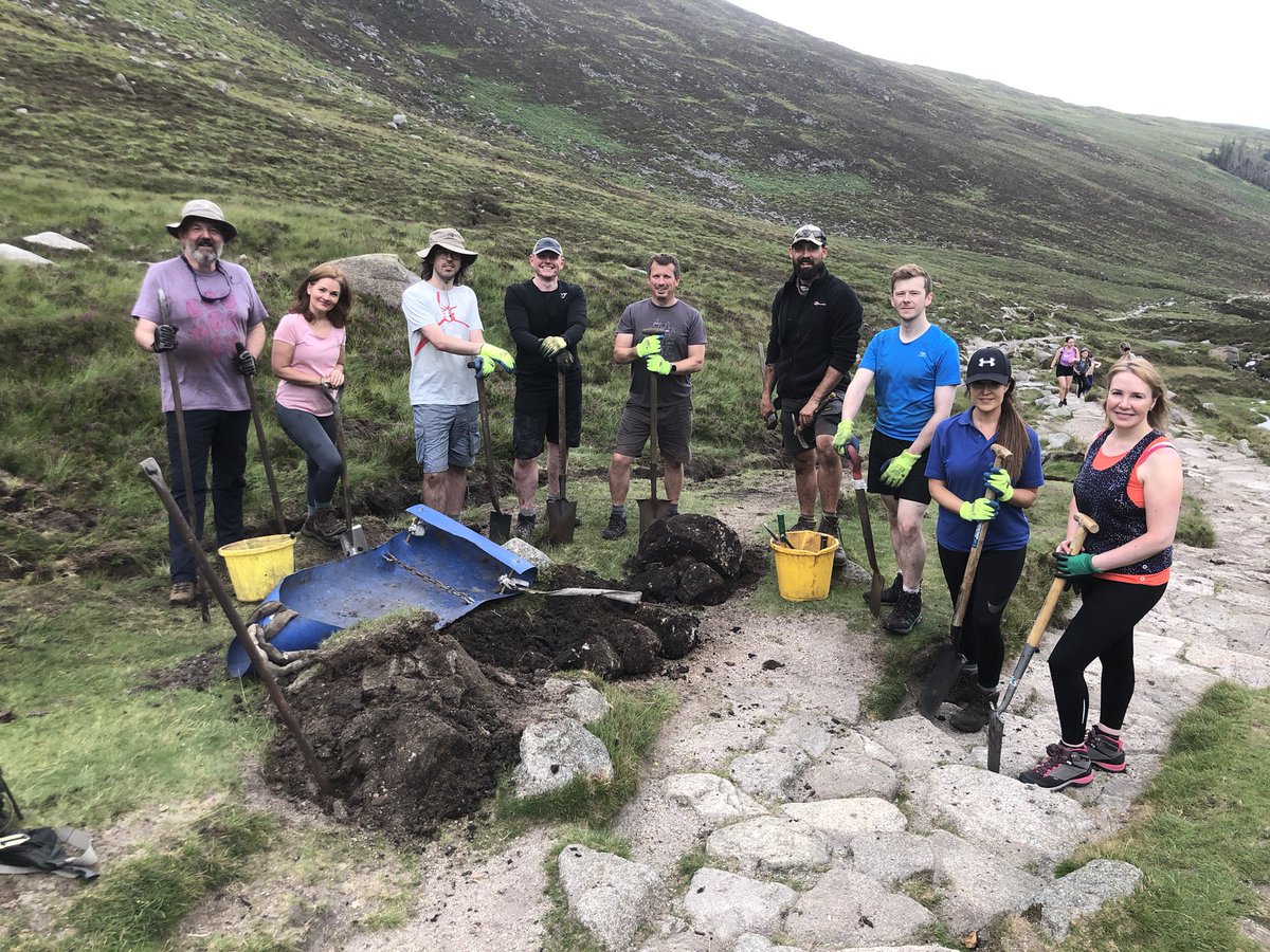 A huge Thank You to today’s volunteers from @AllstateNI who joined us on #SlieveDonard. Plenty of tired muscles but the smiles speak for themselves! #DiggingForGold #AllstateCrew #Volunteering #EveryoneNeedsNature #GivingBack