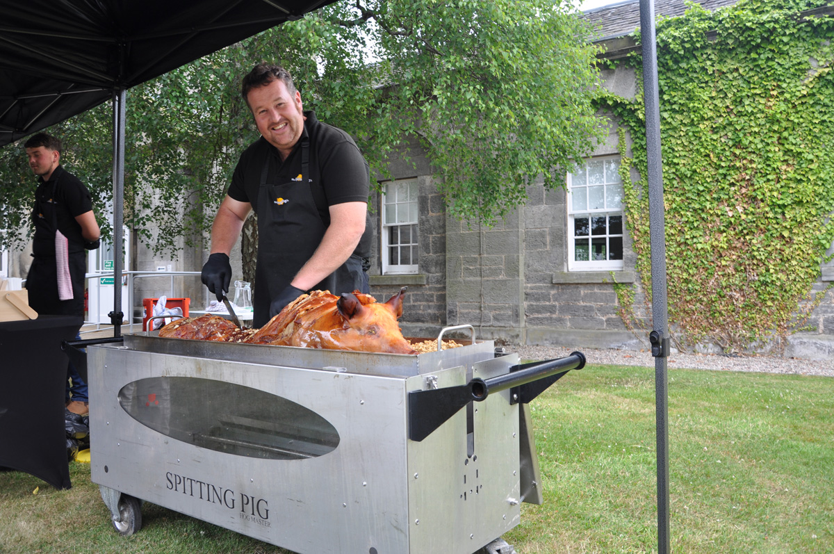 MidlothScience's tweet photo. We enjoyed our first outdoor event in a while with friends and colleagues #inthezone, catching up over drinks and a Scottish hog roast (with vegan and veggie options). Thanks to all who joined us in the parkland setting of @EdinTechnopole - it was a crackling success! #parklife https://t.co/RGFhrPyz2a