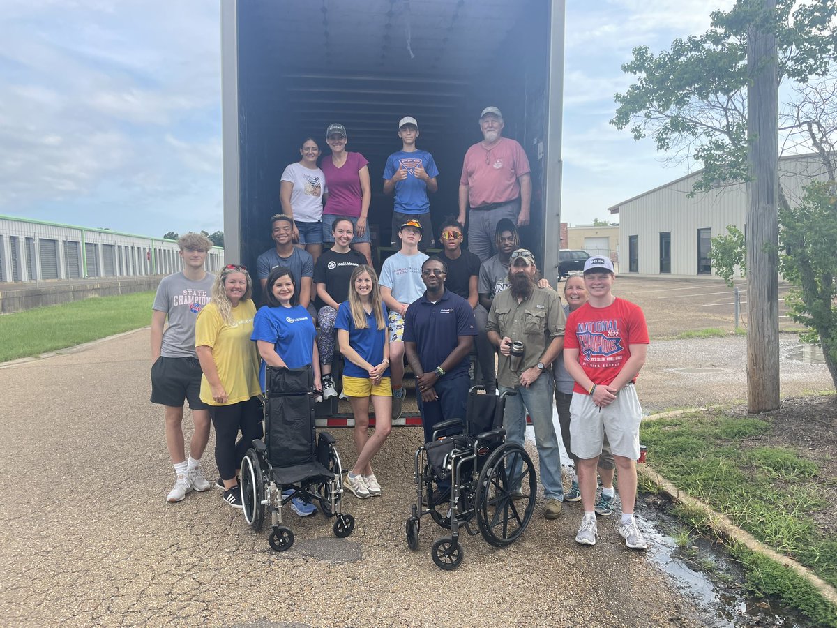 jstogner's tweet photo. Early morning load of donated wheelchairs off to their next stop of refurbishment at a Mississippi Correctional Facility. THANK YOU @Walmart 😍 @JoniandFriends #JoniAndFriendsJackson https://t.co/4RAqpnDUgh
