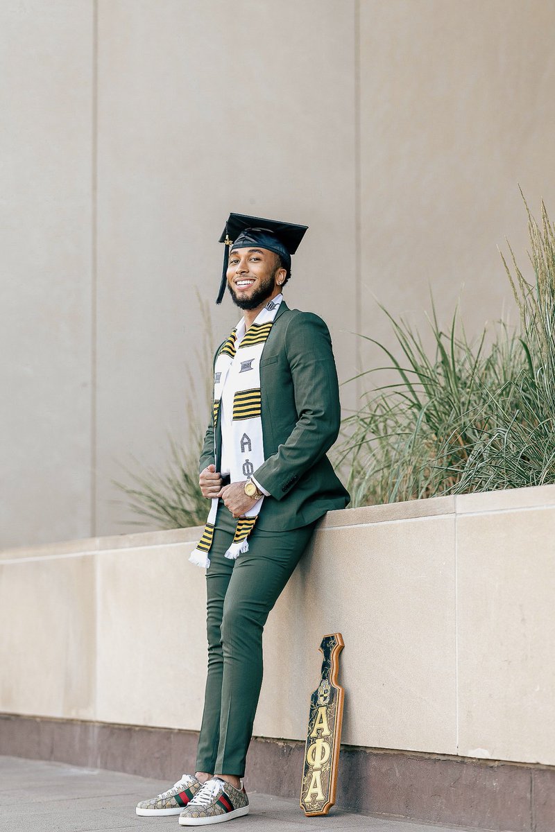 __JaylenB's tweet photo. Master of Science in Data Science
#MasteredIt #Classof2022 #DataScience #BlackInTech #BlackTechTwitter https://t.co/TDgsKoTwlR