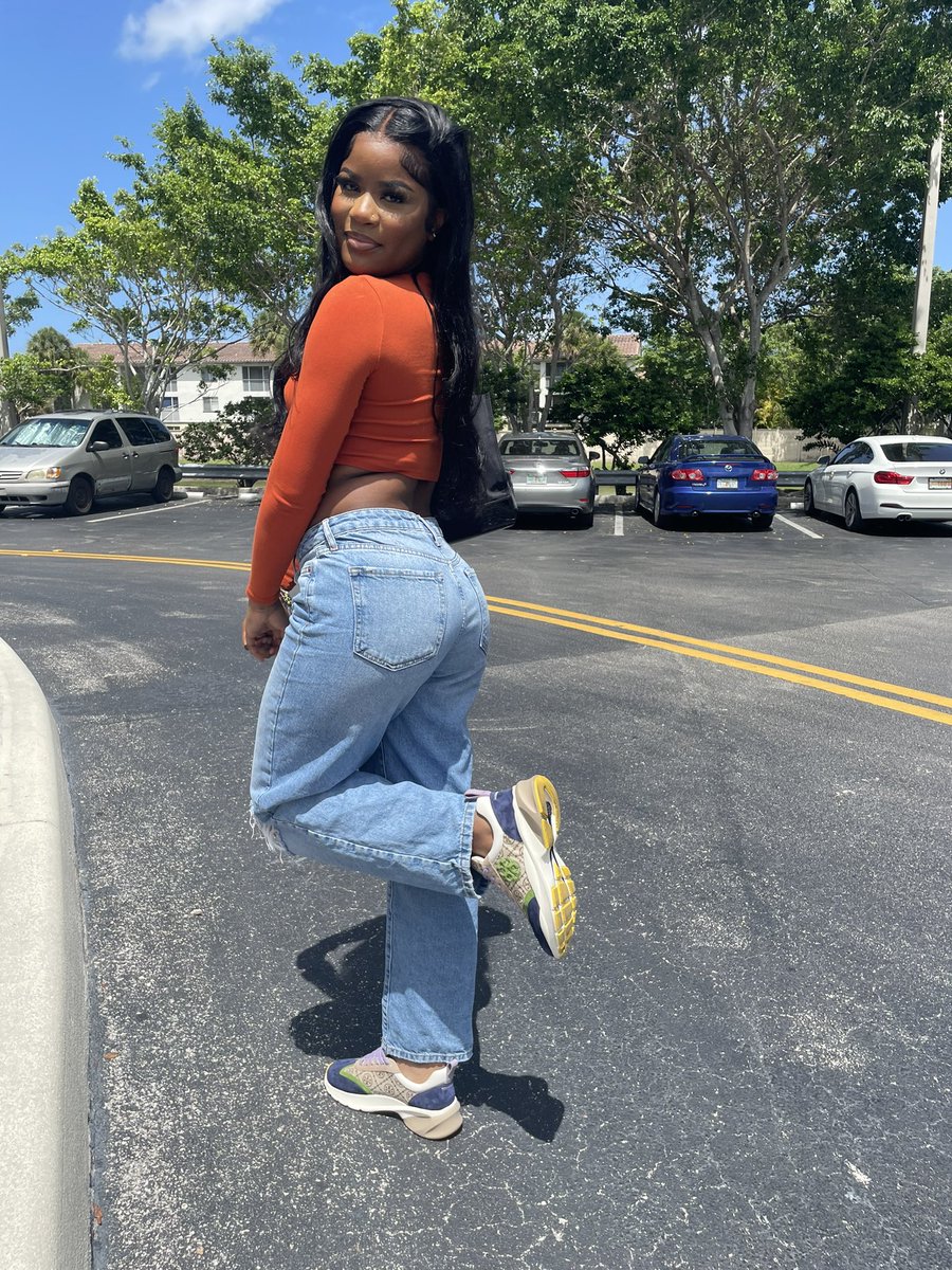 daianuhhh's tweet photo. hey twitter 🧡 https://t.co/nHZHpF5JnJ