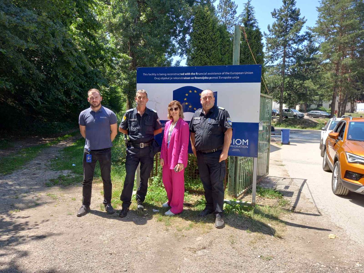 llungarotti's tweet photo. Thanking #DKPT Direction for Coordination of Police Bodies in #BiH for their role in keeping the migrants reception facilities safe and upholding a key State responsibility. I am in #Blazuj today.  @MSBosnia @spsgovba https://t.co/Im8bx99nJB