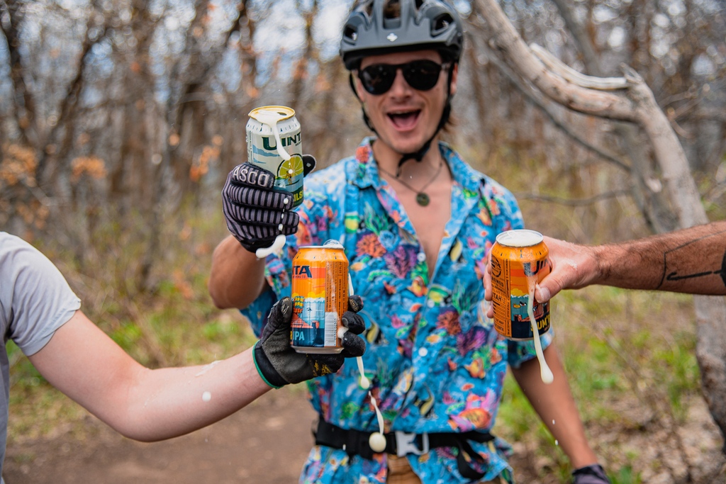 UintaBrewing's tweet photo. Classic Summertime maneuvers.
#packtheuinta #uintabrewing
πΈ : Colby Atkinson https://t.co/zht0kAkqzk