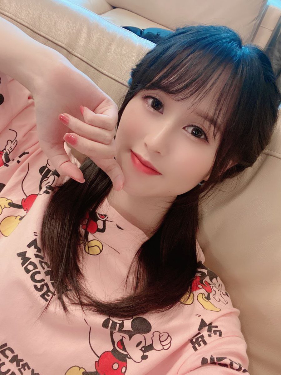 fdse42052333's tweet photo. 颜值可以身材不错，大长腿皮肤白，会配合各种姿势可一字马
#福州 
#福州约炮 https://t.co/9d4T1MJvTM