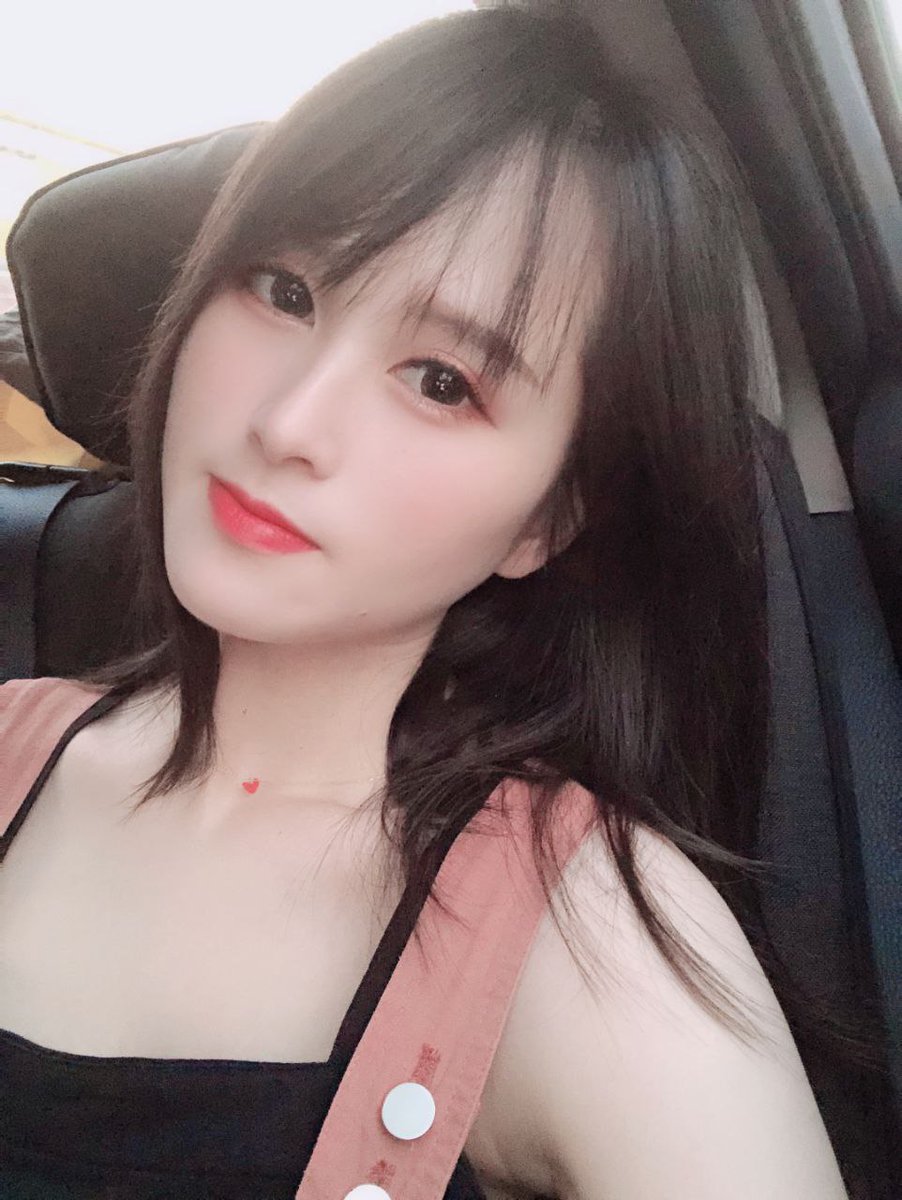 fdse42052333's tweet photo. 颜值可以身材不错，大长腿皮肤白，会配合各种姿势可一字马
#福州 
#福州约炮 https://t.co/9d4T1MJvTM