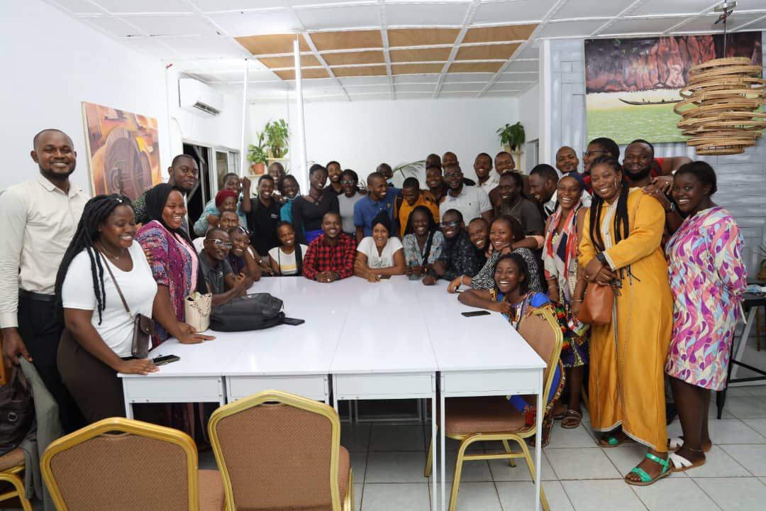 LaVoixD36769603's tweet photo. Chers tous,
Vous êtes conviés à prendre part à la  réunion préparatoire du Projet Guinée 64, les jeunes fêtent l'indépendance ce Dimanche 24 Juillet 2022 à 16 heures à l'atelier solidaire sis à la belle vue.
Tel : +224 664 04 35 05
LA CELLULE DE COMMUNICATION 
#VersGuinée64 https://t.co/Cf8rxJBcFj