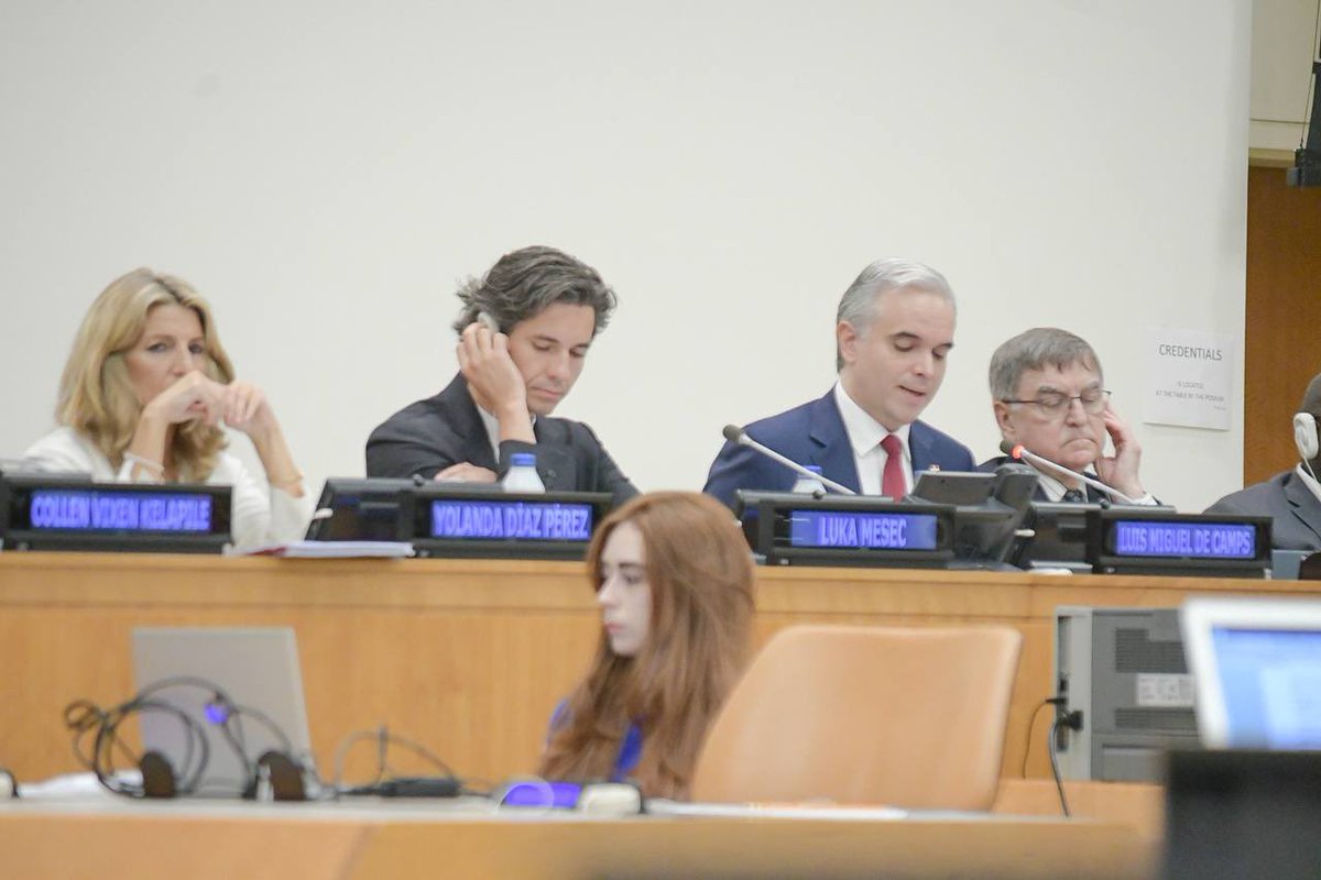 LMDECAMPS's tweet photo. Hoy me encuentro representando a nuestro país en New York durante la Conferencia sobre el rol de la economía social y solidaria en el logro de los Objetivos de Desarrollo Sostenible. https://t.co/BAbFApLb6U