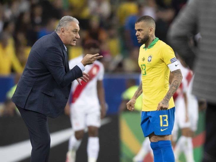 24Morelos's tweet photo. ¡PUMAS ESTÁ DE FIESTA! ⚽️

De acuerdo con @espn,  desde el pasado 8 de julio, la incorporación de @DaniAlvesD2  al equipo universitario unicamente dependía de que #Tite,  Director técnico de la selección #brasileña, lo considere para #Qatar 2022 aún jugando en la #LigaMx. https://t.co/kkRO4pprB5