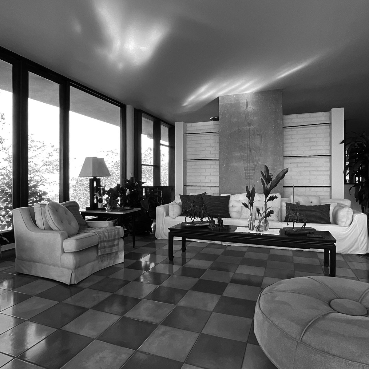 Fullana House, San Juan, Puerto Rico. Architect Henry Klumb. Photo Andrea Parga, 2022. <a href="/FExploratorio/">FotoExploratorio</a> #PuertoRico #HenryKlumb #FotoExploratorio #view #interior #visual #visualclues #photo #bw #bn #modernarchitecture #architecture