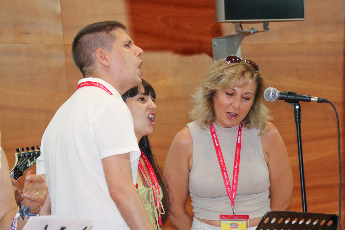 ¿Quieres ver tus fotos del #DíaAlumniUMH?📸
Las acabamos de publicar TODAS en el blog para que puedas verlas y descargarlas🧐
🚨ENLACE A LAS FOTOS: bit.ly/3zrR26Q