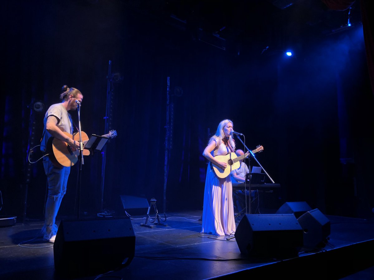 Last night was a fantastic start to #Refract22 at <a href="/WatersideArts/">Waterside Arts</a>. 

An outdoor performance from <a href="/AboutTimeDC/">About Time Dance Company</a> and a charming set from <a href="/uklittlesparrow/">Little Sparrow</a>.

bit.ly/3RRKkhq

#SaleTown #SaleM33 #M33Sale #LifeinSale