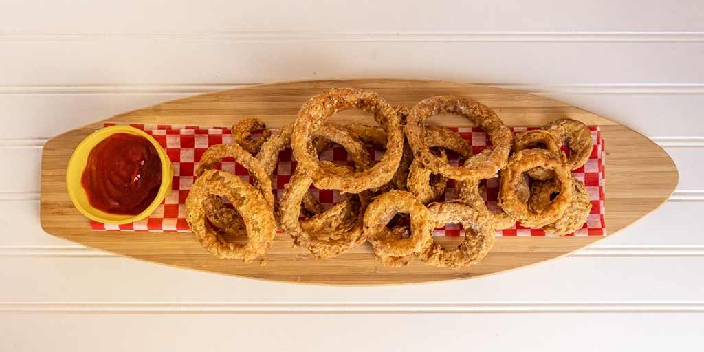 NEW RECIPE! 😋
Crunchy, air-fried #allergyfriendly #onionrings make a perfect homemade appetizer or side to serve at mealtime. 
Made with the <a href="/cookwithdash/">Dash - Unprocess Your Food</a> Air Fryer, you can find the recipe on our website (bit.ly/3REJBjH)