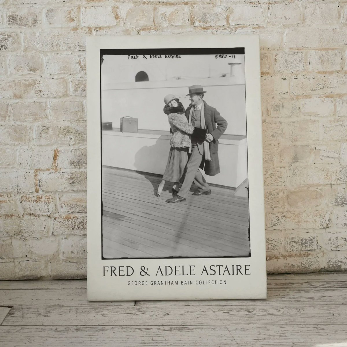 No matter how many movie tickets they shift or magazine covers they decorate, there's no performer today that gets even close to the icons of the glory days. etsy.me/3yFJAnZ

#Fred #AdeleAstaire #fashionhistory #1930s #silentcinema #silentcomedy #smellynoises