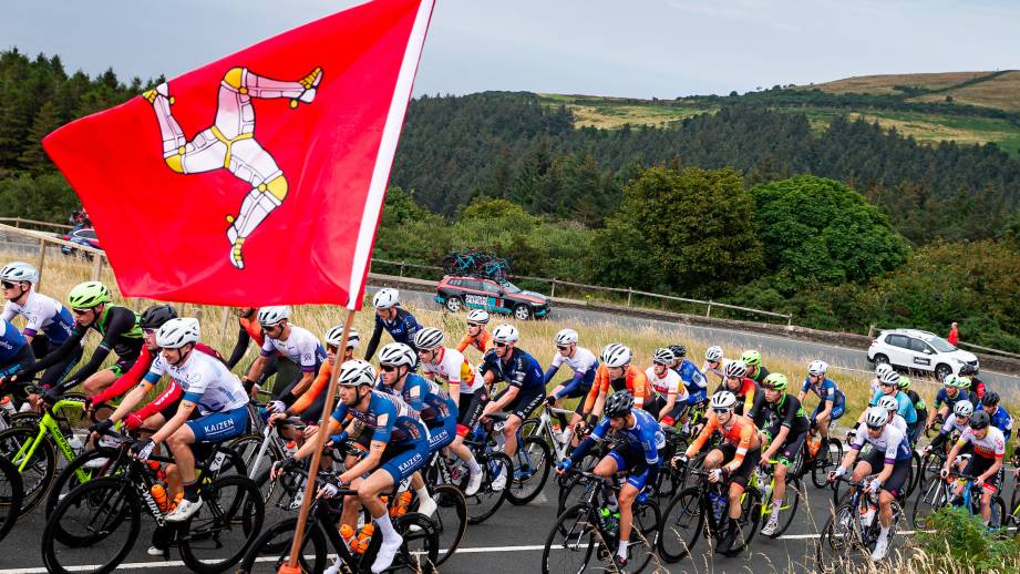All eyes on the Isle of Man tonight! 👀

Here's your preview for the Manx Telecom International: bit.ly/3v8vBVI

Women’s National Road Series: Round 5️⃣
Men’s National Road Series: Round 4️⃣