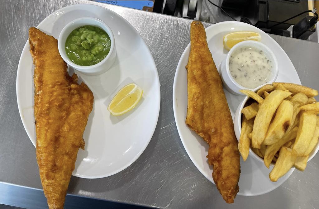 It’s Fryday Fryday! 

Treat yourself 😁 #fishfryday #weekendvibes #takeawayfood