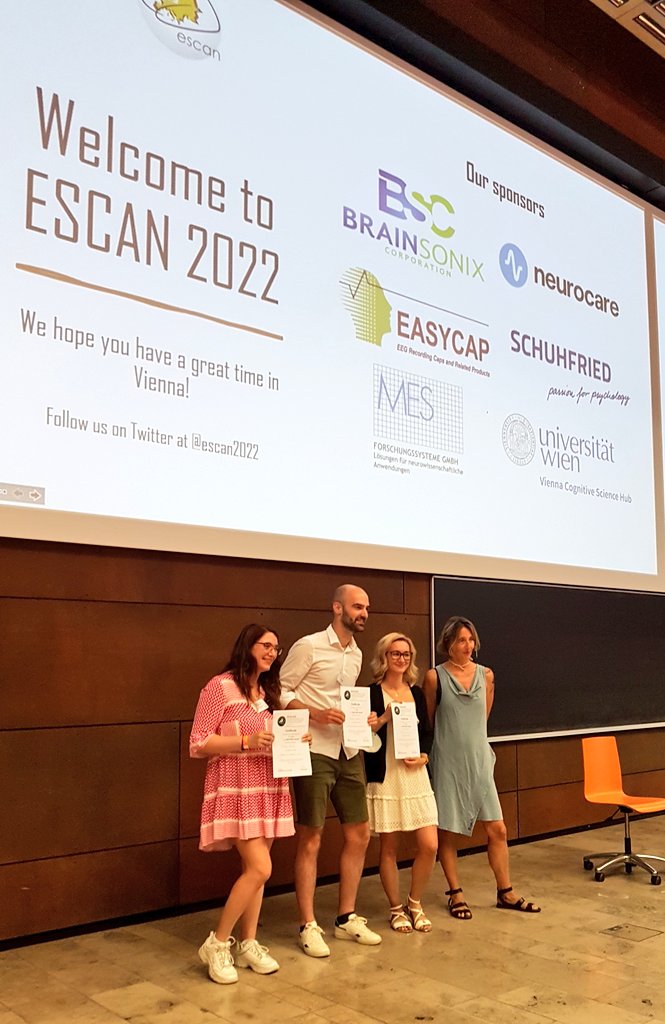 BoehmeLab's tweet image. Our lab's first price 🤩🤩🤩
Huge congrats to @reinoudkaldeway for winning the first poster price!
@escan2022 #ESCAN2022