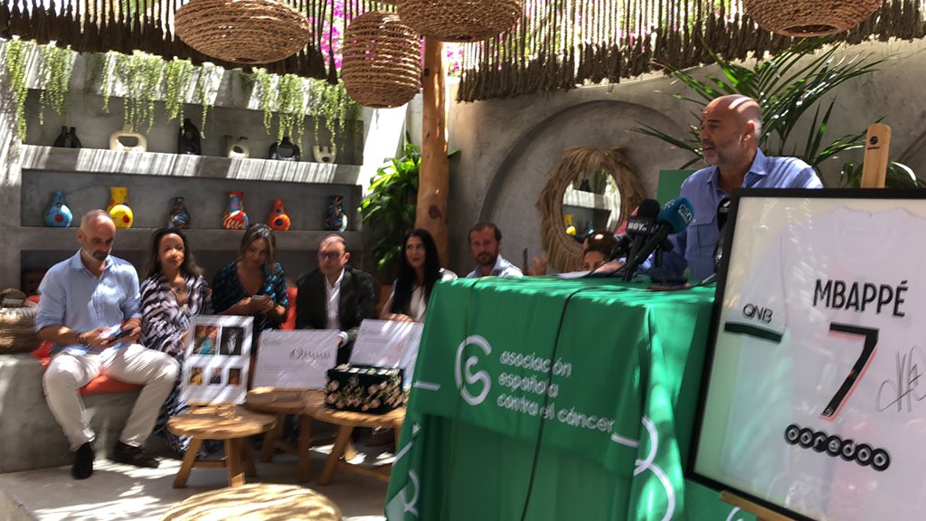 En la presentación de la cena gala #AECCMarbella prevista  para el 6 agosto Objetivo 500 comensales #PiscisComunicacion #Marbella <a href="/alsoldelacosta/">@alsoldelacosta</a> <a href="/cuquita1982/">@RtvLifeStyle @Marbellalifestyle_rtv @GibWomenFLea</a> #cancer <a href="/tvmarbella/">M95 TV MARBELLA</a>