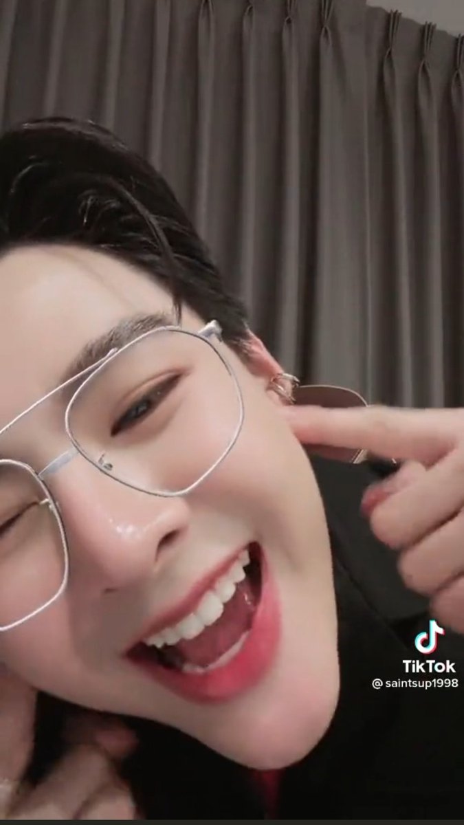 ยังงัยกัน😂🖤❤🥰🥰
#PerthSaintSation
#trigon