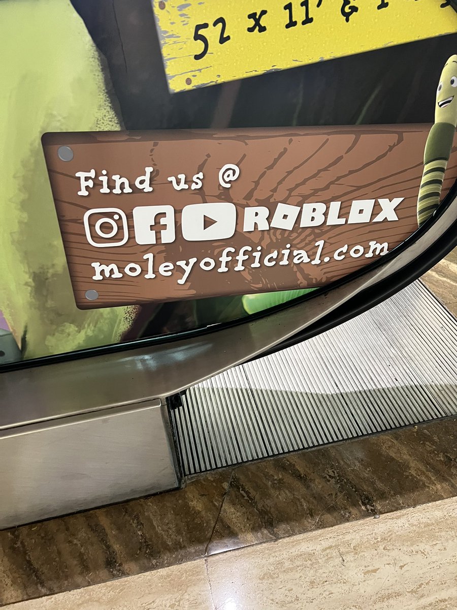 MrDylanCollins's tweet image. 1/ Kids content creators now talking about their ‘Roblox strategy’ the same way they were about their ‘YouTube strategy’ 7yrs ago.