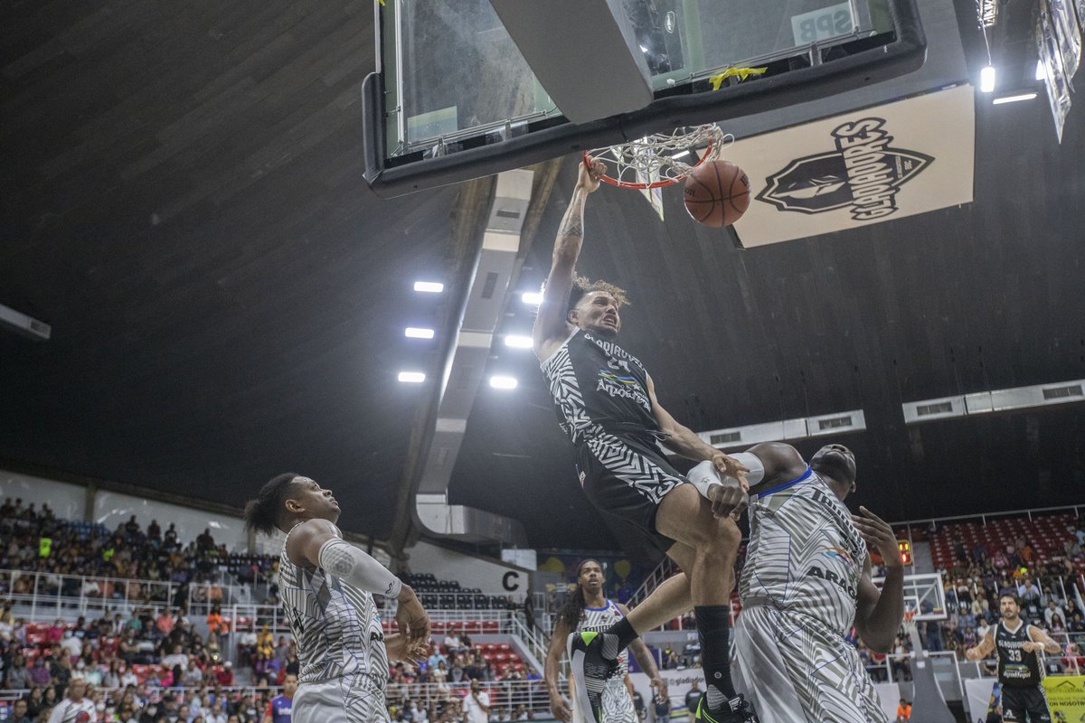 Gladiadores de Anzoátegui volvio a demostrar su ofensiva al ganar 90-73 a Taurinos de Aragua en el Gimnasio Luis Ramos. La #ArmaduraAnzoatiguense se mantiene en la cima de la conferencia de la División Este de la Conferencia Oriental con marca de 5-0