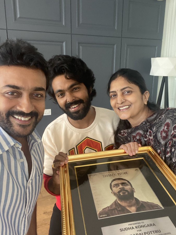 Karthikravivarm's tweet photo. #SooraraiPottru got 5 #NationalAwards 🔥 

Best Actor - Suriya 
Best Director - SudhaKongara
Best Music Director - GVPrakash
Best Actress - Aparna
Best Film - 2D Entertainment https://t.co/NqYa3G3Nxi