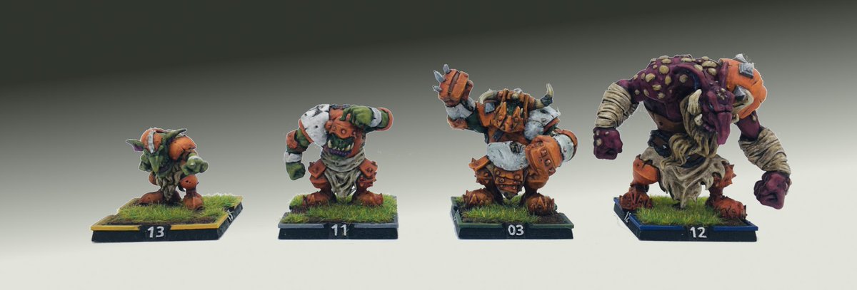 How a few positionals square up on the bases 🏉 kickstarter.com/projects/heart… #bloodbowl #bloodbowlteams #bloodbowlbases