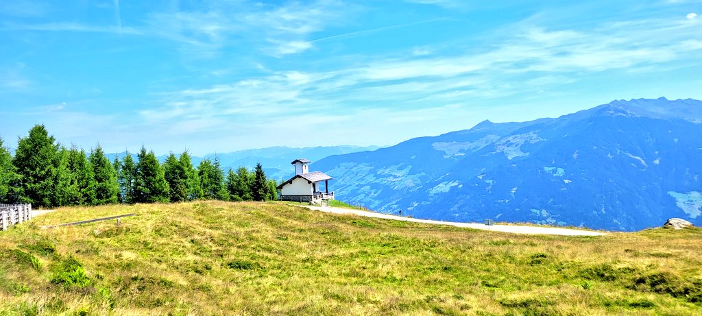 🇦🇹Autriche, zillertal, petite rando sur les hauteurs à 1800 mètre, température 26° ressenti 40°. #Autriche #tyrol #randonnee #family