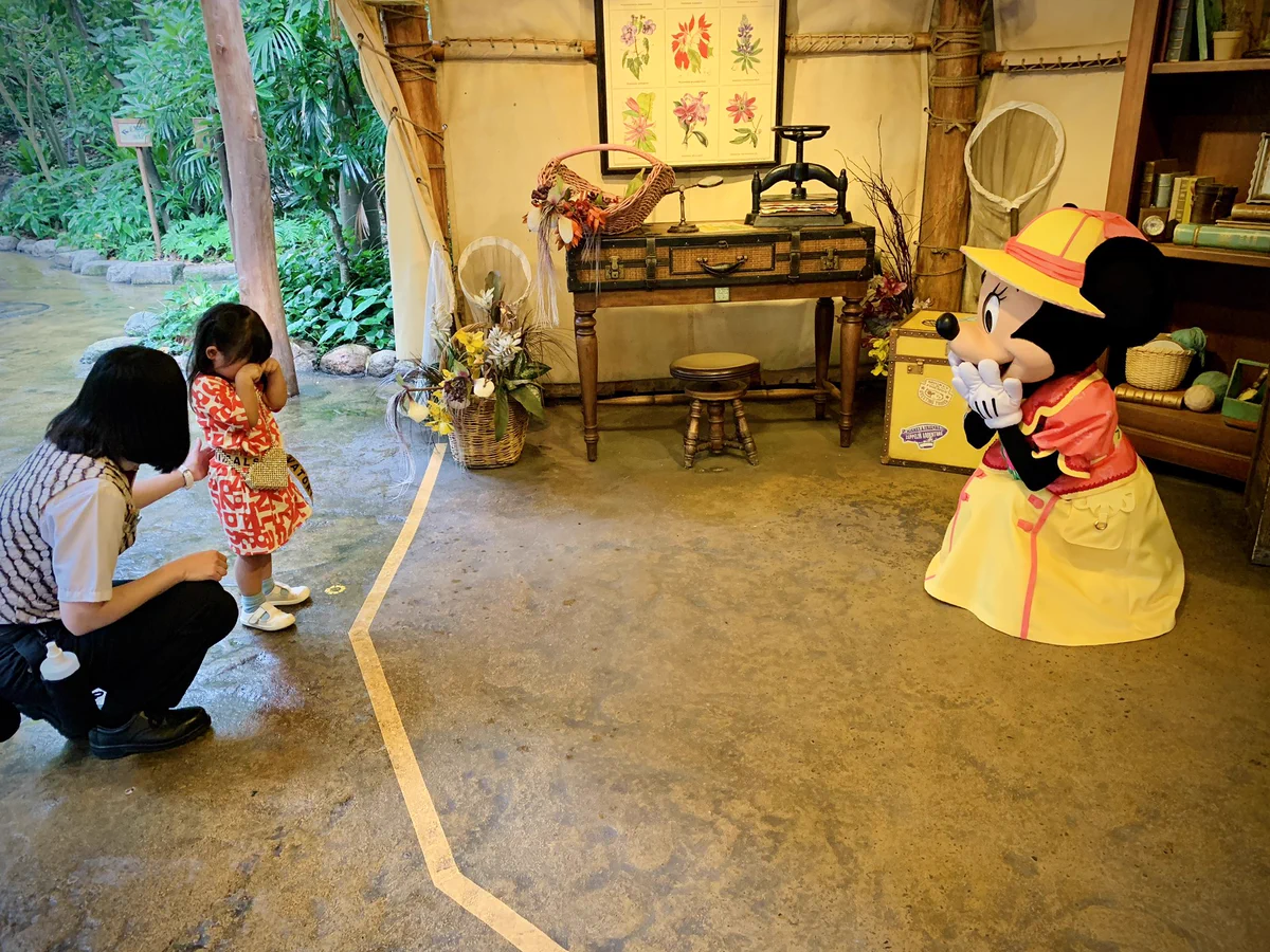 推しのミニーに会えて泣く我が子♡可愛くて一生守ると誓った。