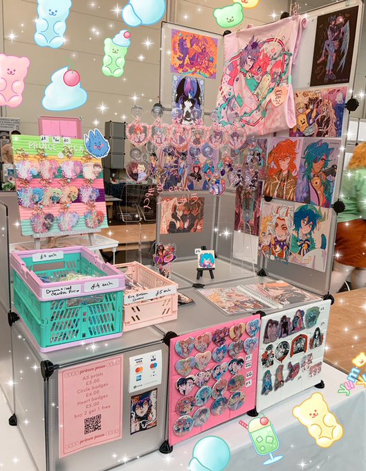 Good morning!! 💖💖
I'm here at hyper Japan @ London today and all weekend! 
Swing by table V28 at the fringe area and say hi! ✨ 