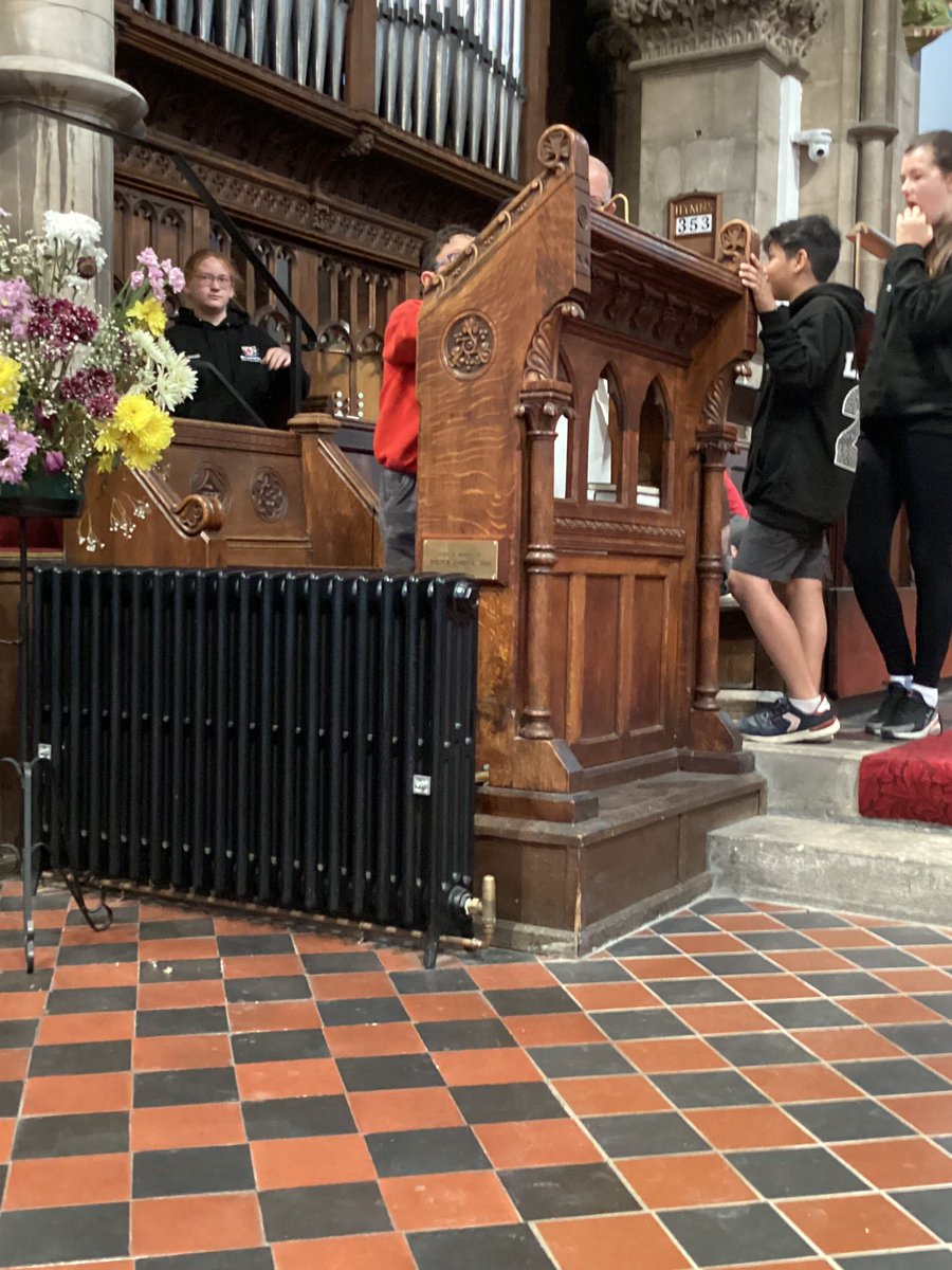 Y6FoxesStLaw's tweet photo. What a lovely leavers service in St Lawrence’s Church this morning for a very special Year 6 class. #stlre #stlvalues https://t.co/NVX1fcBLae