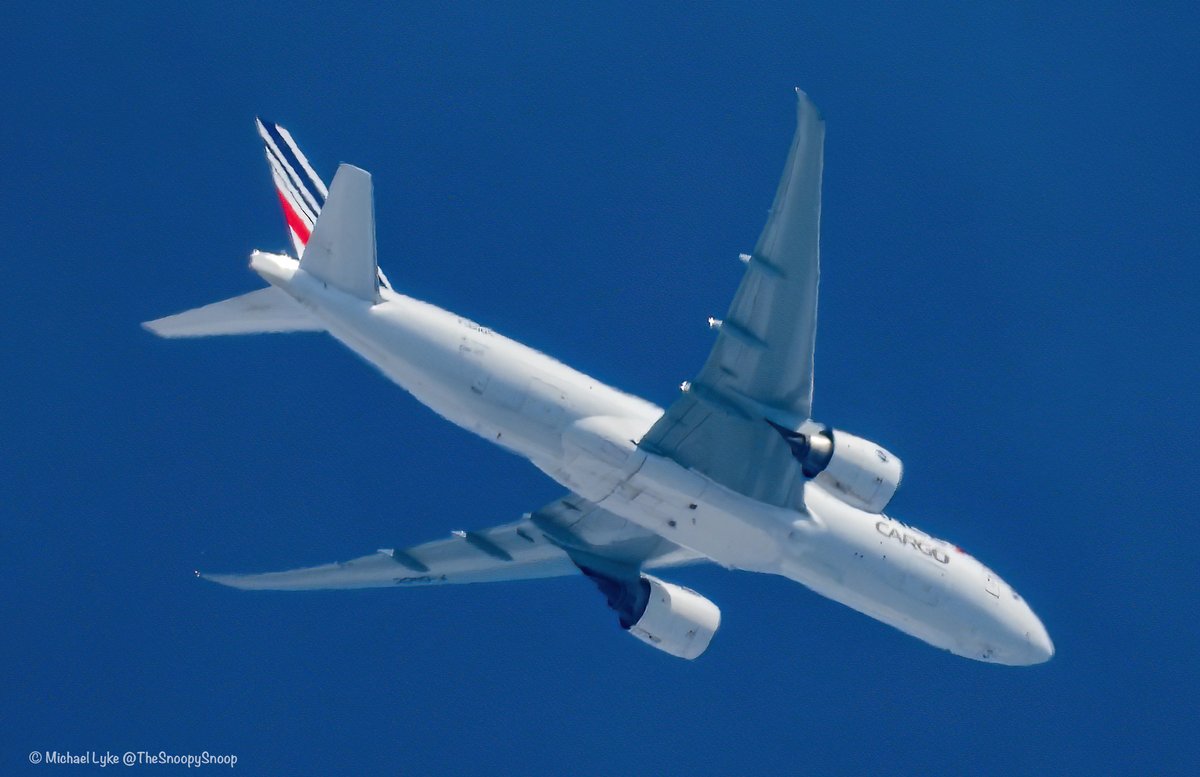 TheSnoopySnoop's tweet photo. #AF6731 Air France Cargo B777 F-GUOC
Passing overhead Belfast descending through 20,000ft in to Prestwick from Chicago
#AvGeek #planespotting https://t.co/Mou3j9J5IL