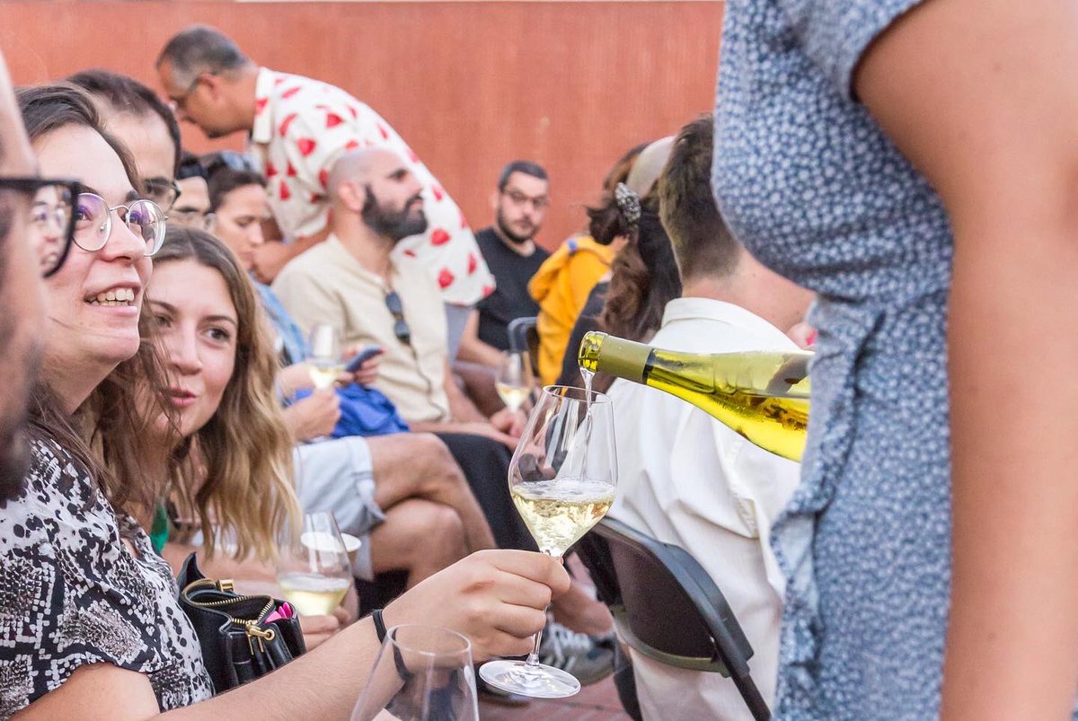 Coincidències (@coincidencies) on Twitter photo 🍷Ahir vam tastar quatre delicioses referències de <a href="/DOCatalunya/">DO Catalunya</a> per les que ens va anar guiant la sommelier <a href="/ClaraDVins/">Clara Dalmau</a>. I vam brindar amb els Tronco al ritme de la seva música.
No hi ha millor manera de començar una nova setmana de #TerratsenCultura #Terrats2022. 🍷Ahir vam tastar quatre delicioses referències de <a href="/DOCatalunya/">DO Catalunya</a> per les que ens va anar guiant la sommelier <a href="/ClaraDVins/">Clara Dalmau</a>. I vam brindar amb els Tronco al ritme de la seva música.
No hi ha millor manera de començar una nova setmana de #TerratsenCultura #Terrats2022.