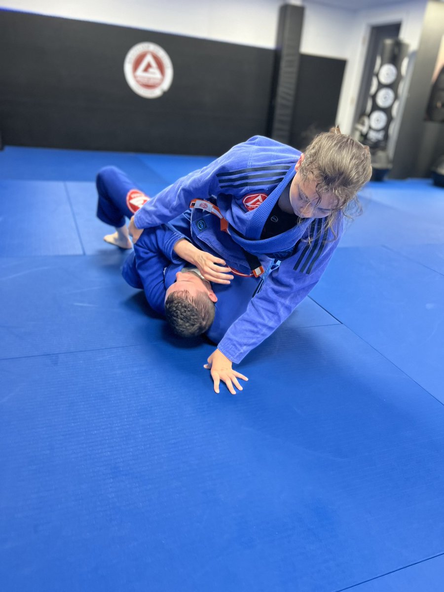 djsmiffyp's tweet photo. Didnโt think my daughter would get up at 5am and come train for 6 but yet here she is around 6:40am attempting a mounted triangle ๐๐ #BJJ #6amGang #BJJTwitter https://t.co/gXGS2BR5t0
