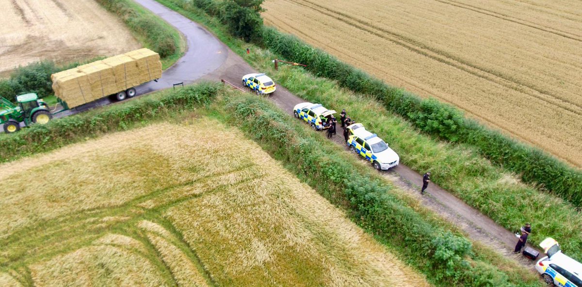 Just one of many examples where our @LincsPolice #drone assists in providing overwatch at Fire Arms warrants & deployments. #WeAreLincolnshirePolice