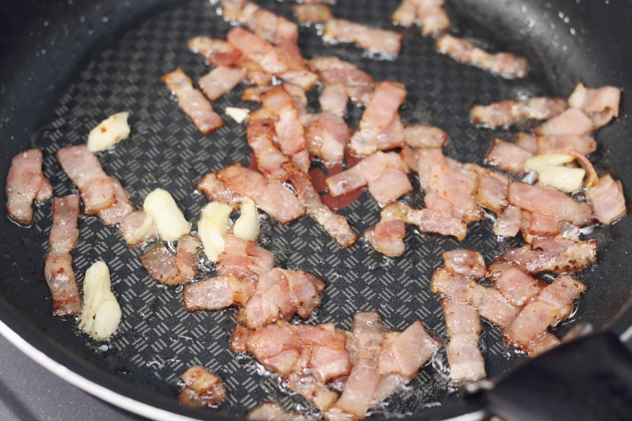 シンプルだけど絶対美味しい♪ベーコンとズッキーニのやみつきサラダレシピ！