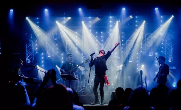 0221comar's tweet image. #QueHago 🎶 Master Stroke, la banda tributo a Queen que deslumbró a Brian May toca en #LaPlata 👉bit.ly/3B90vB3