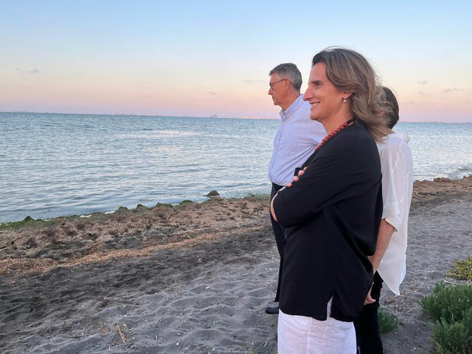 mitecogob's tweet image. Esta semana @Teresaribera ha participado en

🏘️Comisión Delegada para #RetoDemográfico
🏛️Consejo de Ministros 
👥Reunión portavoces de grupos parlamentarios 
🌦️Reunión con meteorólogos 
⚡Visita #H2Saerea 
🍾Inauguración #DEMOSATH
🌊Viaja al Mar Menor 
👥Reunión con @LopezMirasF