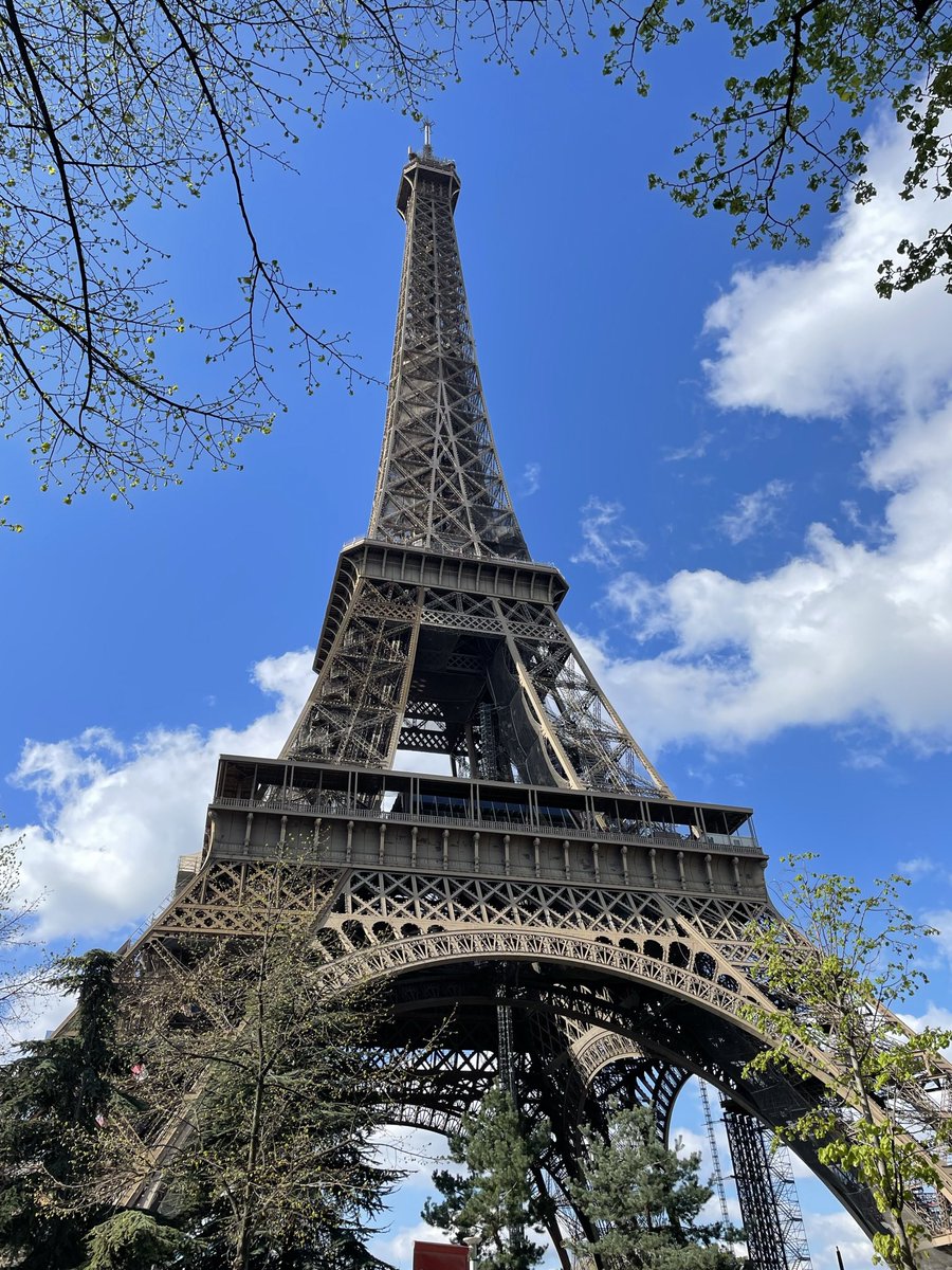 suziday123's tweet photo. @CharlesMcCool @Giselleinmotion @perthtravelers @LiveaMemory @TravelAlaska @airandspace @Visit_Amarillo @VisitOSLO @FunInFairfax @AngelaMDiLoreto @DarleyNewman @DanaHFreeman @OneDelightfulL @DoroLef @LindaPeters64 @HeidiSiefkas @TheTravelCamel That jet shot is awesome Charles! Fun #top4theme this week. Here are my #Top4Metal 🤩 @MuseoGuggenheim Bilbao 🇪🇸 Paris x 2 🇫🇷 & beautiful Porto 🇵🇹 @perthtravelers @LiveaMemory @Giselleinmotion @LisaRivera2207 @SteveKubota @jflorez @RoadtripC #travel https://t.co/RGRAAz6bxG