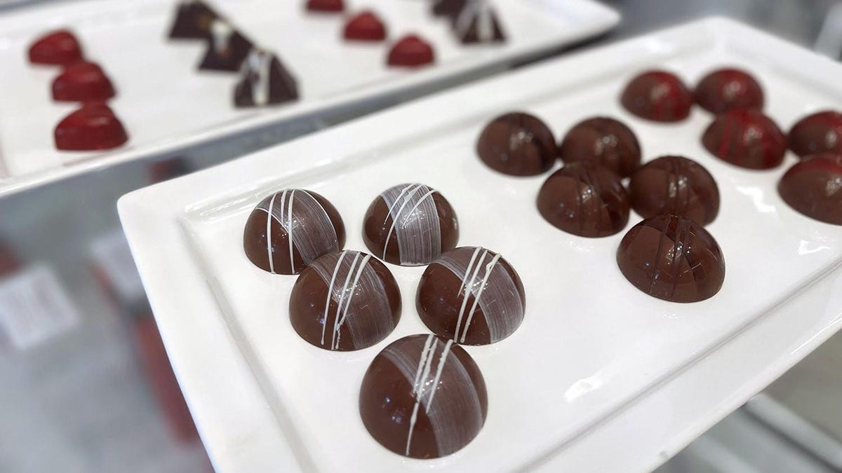thetakeout's tweet photo. These Luxury Chocolates Came From the Same Place as Your Toilet https://t.co/OWtm9HkEfJ https://t.co/6eT7QdOK8E