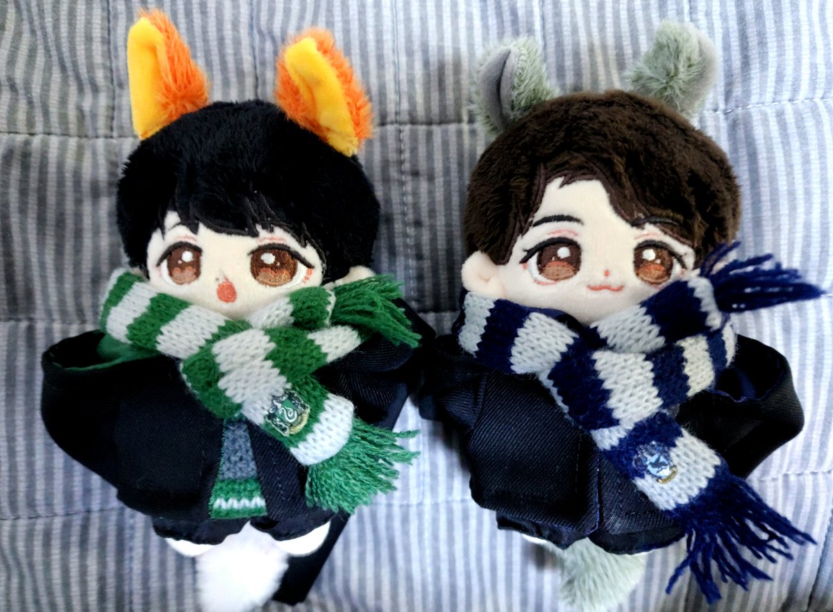 망토랑 목도리 해줘야듸❤️🖤💜💙