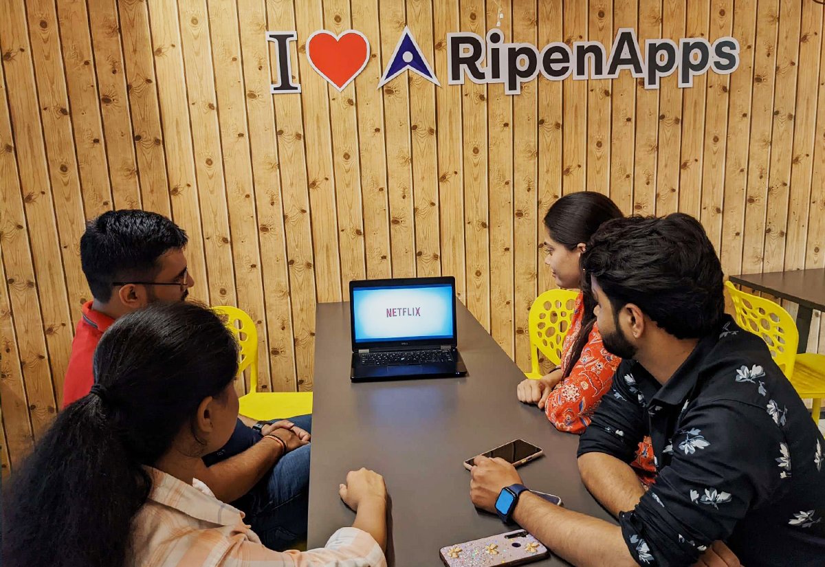 RipenAppsTech's tweet photo. The #weekend is here and we #Ripeners are ready for @netflix.π€©
Mention your #favourite #movie or #series that are you gonna watch this weekend?π
#fridaymood #weekendvibes #Netflix #funfriday #OfficeFunTime #funtime #Friday #workculture #RipenApps https://t.co/VNnVQrUY8c
