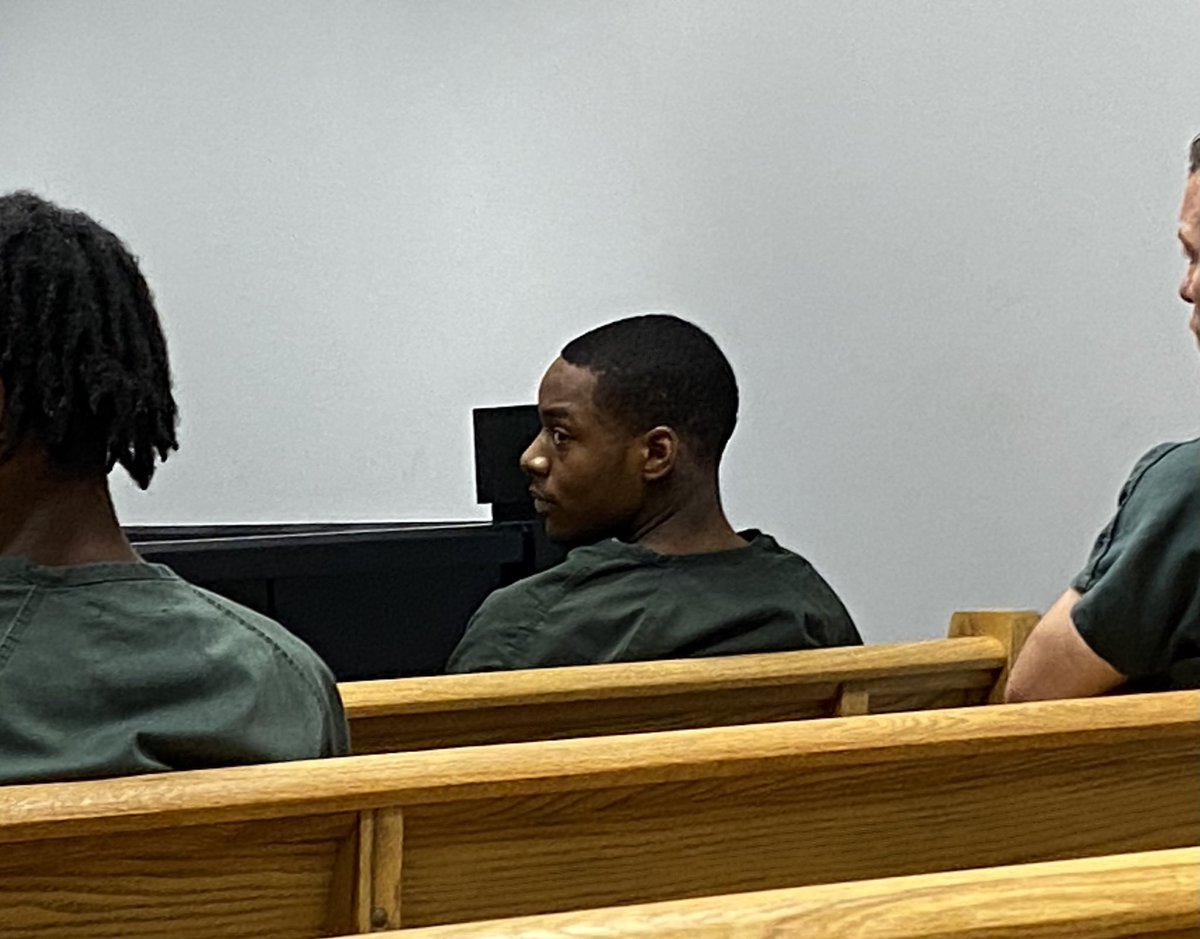 #NEW 20-year old David Booker makes first court appearance at Gwinnett County Jail. Police believe he was one of three suspects involved in the murder of Brad Coleman, shot and killed while putting air in his tires at the QuikTrip in Peachtree Corners.
<a href="/wsbtv/">WSB-TV</a>