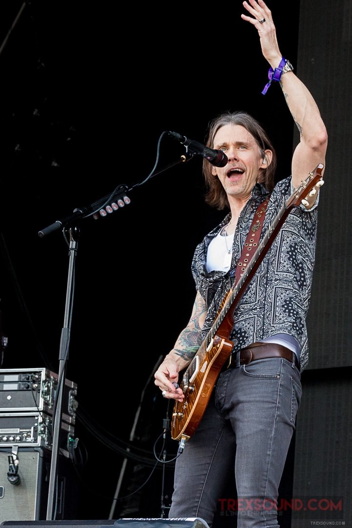 MKennedyBelgium's tweet photo. New pics from @hellfestopenair 🔥
© @TRexSound
#MylesKennedy #TheIdesOfMarch #MylesKennedyandCompany  #ZiaUddin #TimTournier #Hellfest2022 https://t.co/30kJJm4ddy