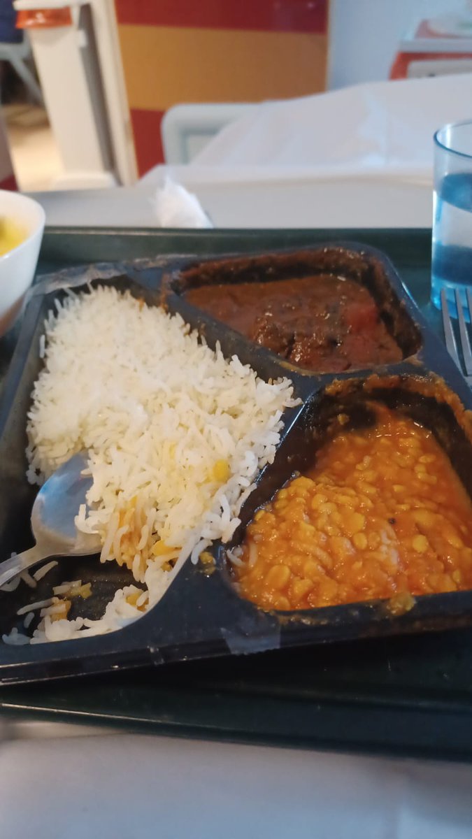 smithy7514's tweet photo. @Andrew4Pendle @marcolonghi4dn @andy4wm This is a meal down RHH in which is given to my wife, so plz tell us what he as done down our hospital because the meals are CRAP https://t.co/VhYhEwfW12