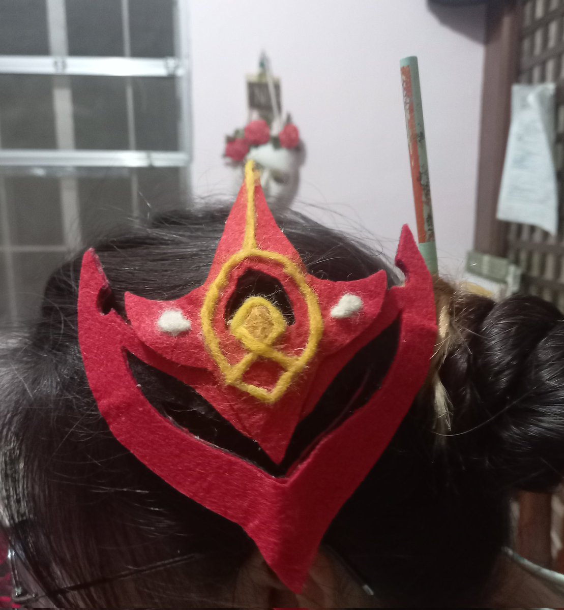 reddhues's tweet photo. My #childe narwhal is finally done! I put velcro tape on it so I can also wear it. Here is the finished product:

#Genshin #GenshinImpact https://t.co/RA1vwYWcDh